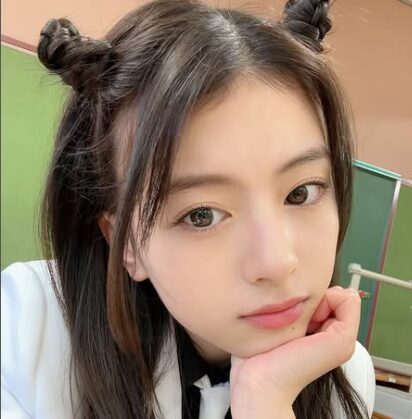 笑っている出口夏希