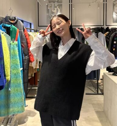 ふっくらした衣装を着ている朝日奈央