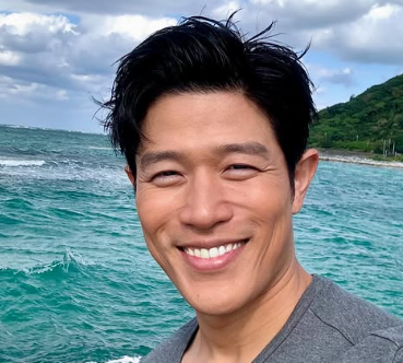 海にいる鈴木亮平